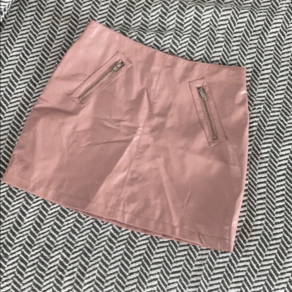 Forever 21 Light Pink Mini-Skirt (M)